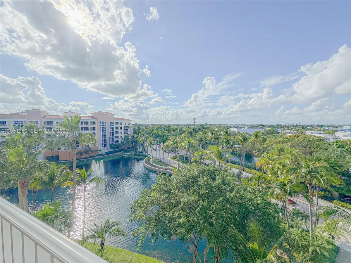 703 Crandon Blvd #PH-3, Key Biscayne, FL 33149 - Image #1