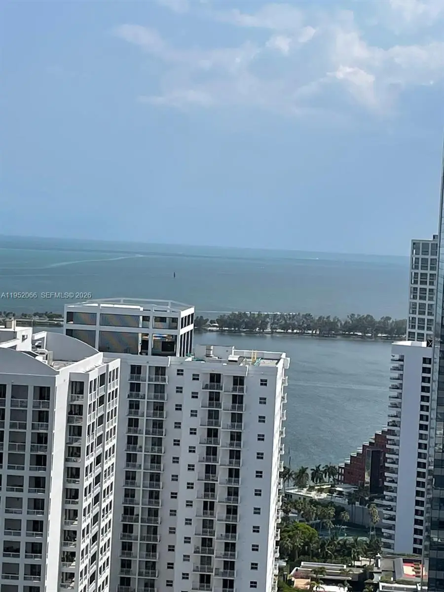 1200 Brickell Bay Dr #3921, Miami, FL 33131 - Image #1