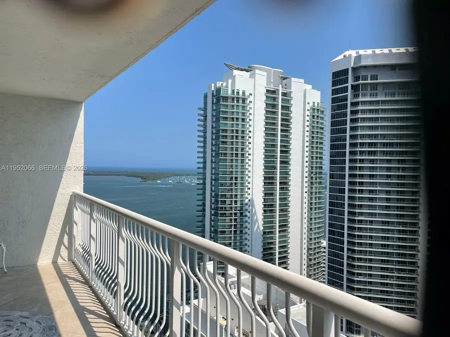 1200 Brickell Bay Dr #3921, Miami, FL 33131 - Image #2