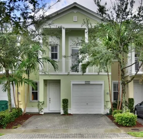 10780 NW 74th Ln, Doral, FL 33178