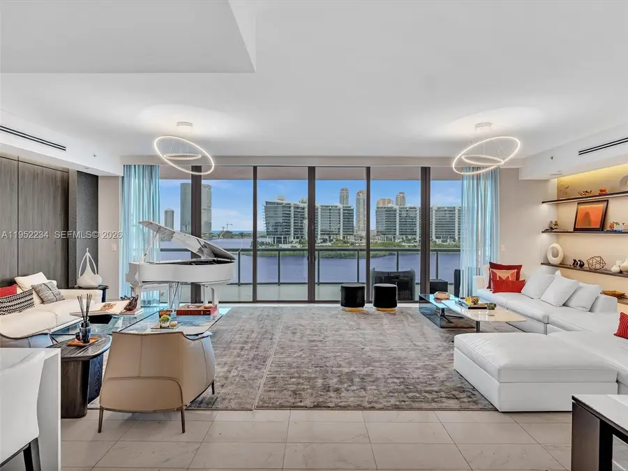 3300 NE 188th St #718, Aventura, FL 33180 - #2