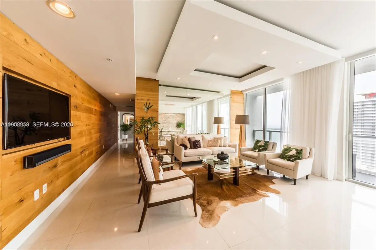 244 Biscayne Blvd #4407, Miami, FL 33132 - Image #1