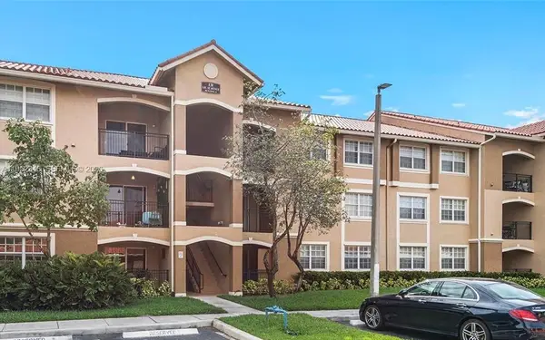 100 SW 117th Ter #2303, Pembroke Pines, FL 33025