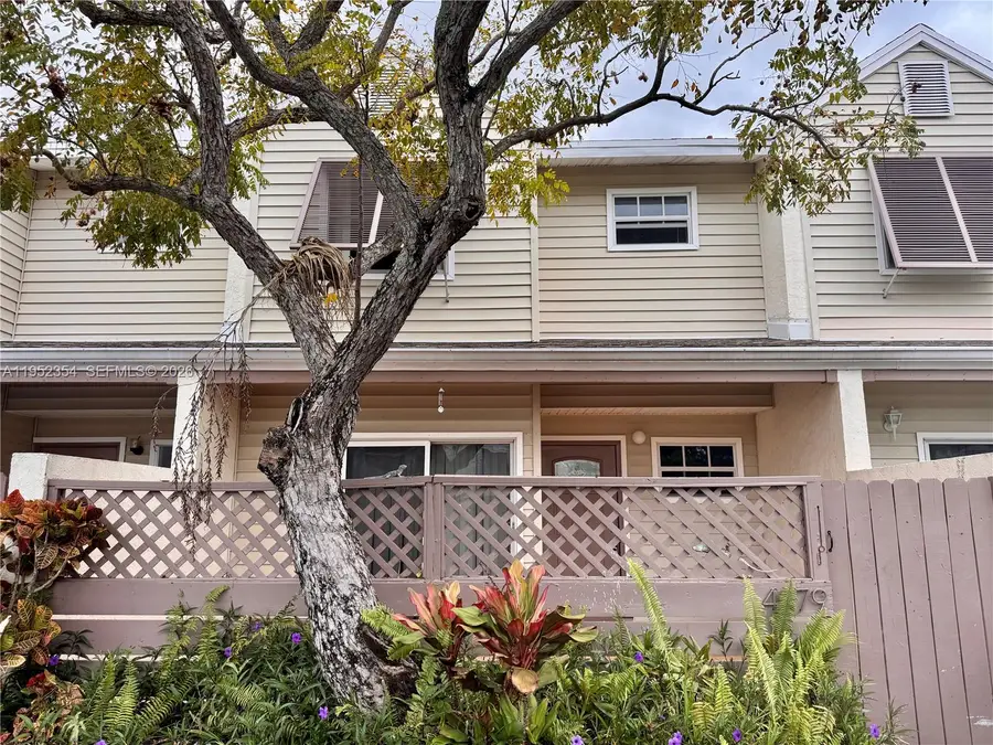 4879 N Hemingway Cir, Margate, FL 33063 - Image #3