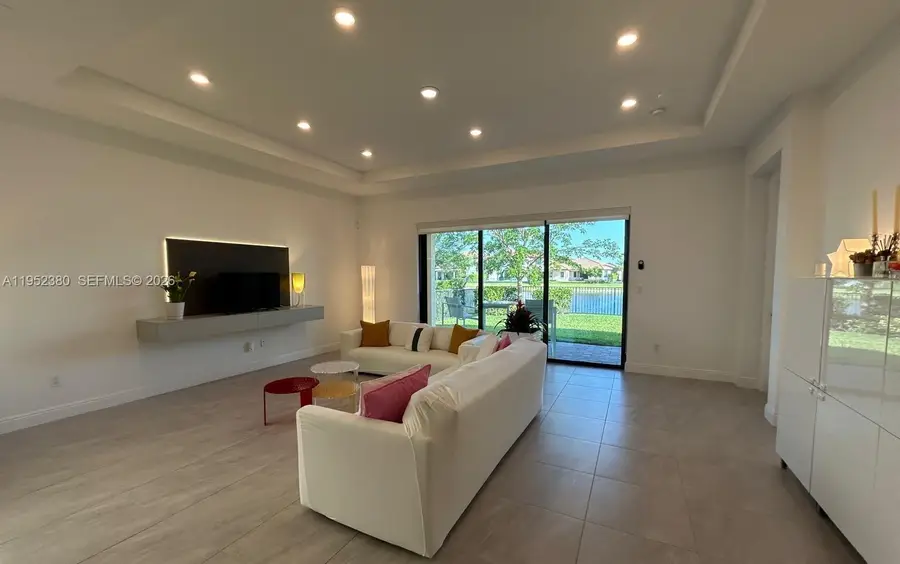 12160 N Baypoint Cir, Parkland, FL 33076 - Image #2