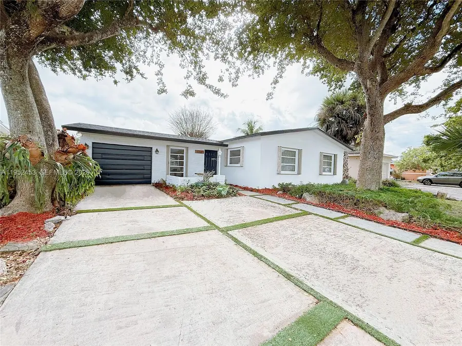 6360 SW 9th Pl, North Lauderdale, FL 33068 - Image #3