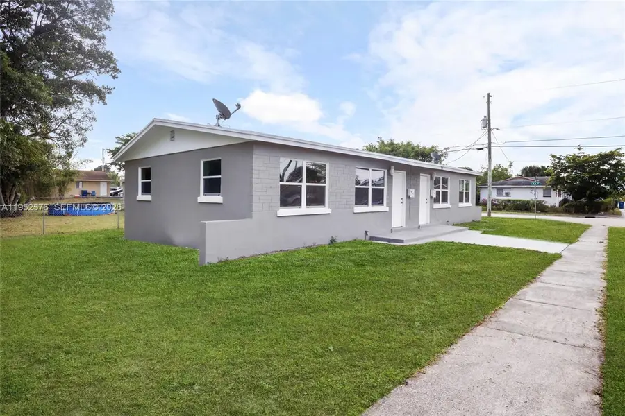 968 W 9th St, Riviera Beach, FL 33404 - #2