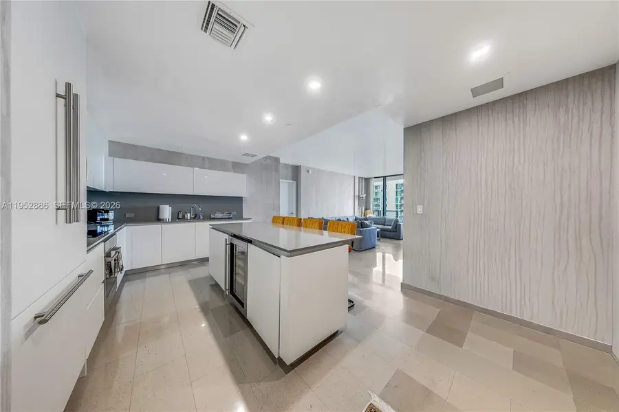 68 SE 6th St #3309, Miami, FL 33131 - Image #3