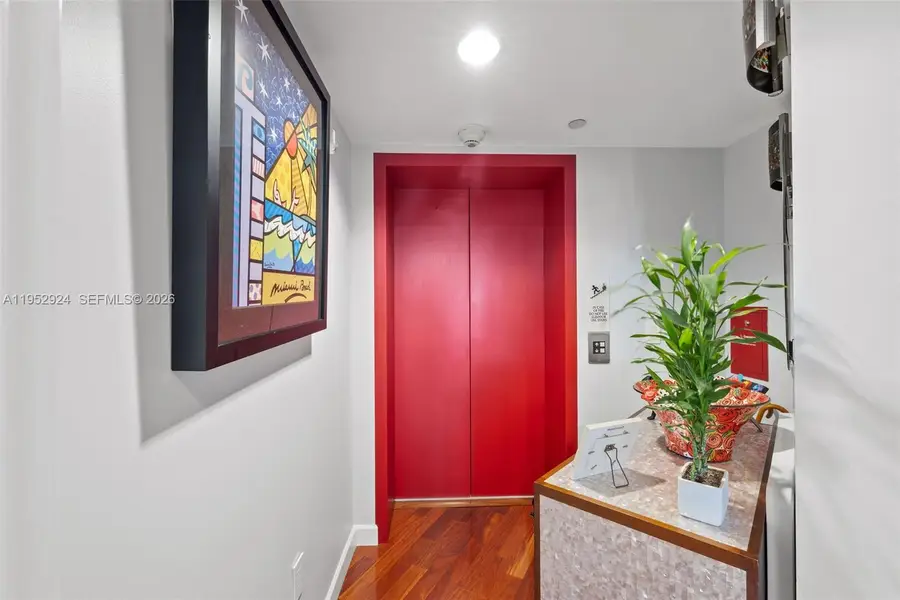 1455 Ocean Dr #1401, Miami Beach, FL 33139 - Image #2