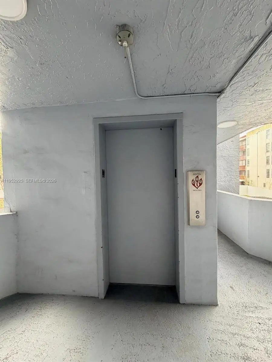 310 Fontainebleau Blvd #206, Miami, FL 33172 - Image #3