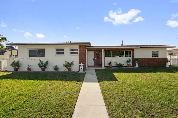 5770 NW 111th St, Hialeah, FL 33012