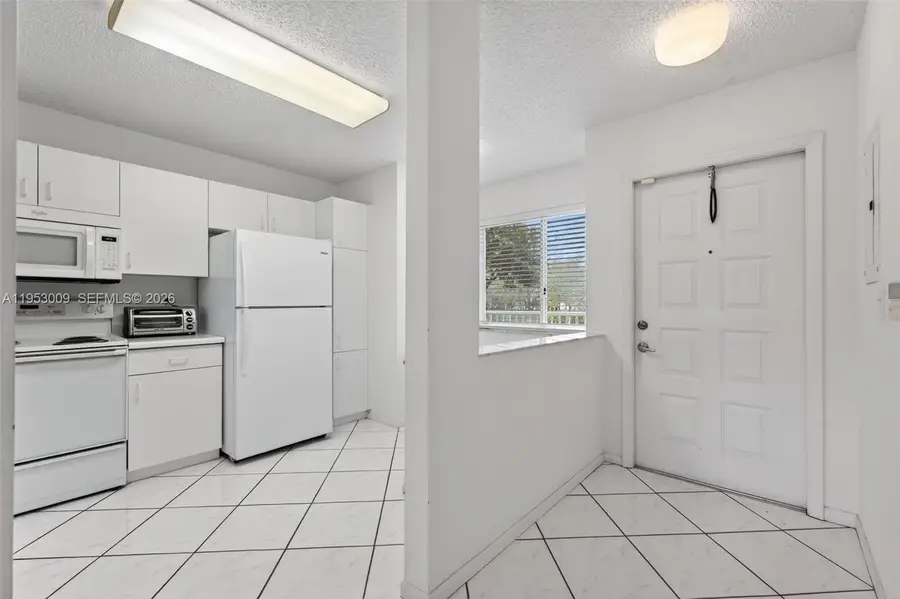 9525 Weldon Cir #H205, Tamarac, FL 33321 - Image #3