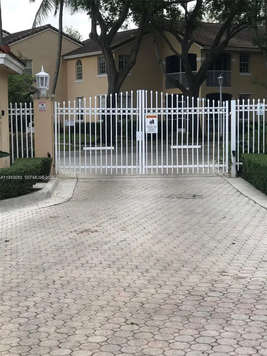 14621 Balgowan Rd #102-3, Miami Lakes, FL 33016 - Image #2