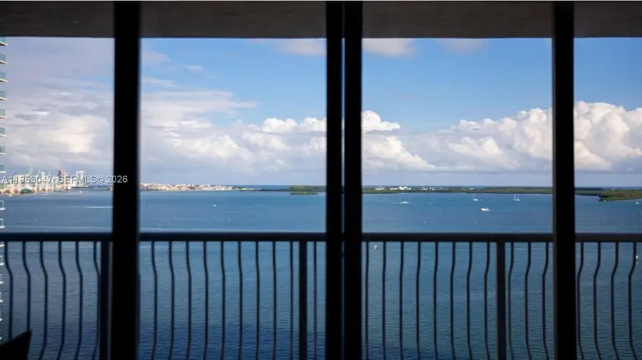 1200 Brickell Bay Dr #1901, Miami, FL 33131 - Image #2