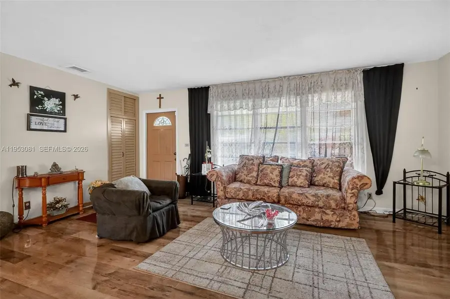 6861 SW 1st Ct, Pembroke Pines, FL 33023 - Image #3