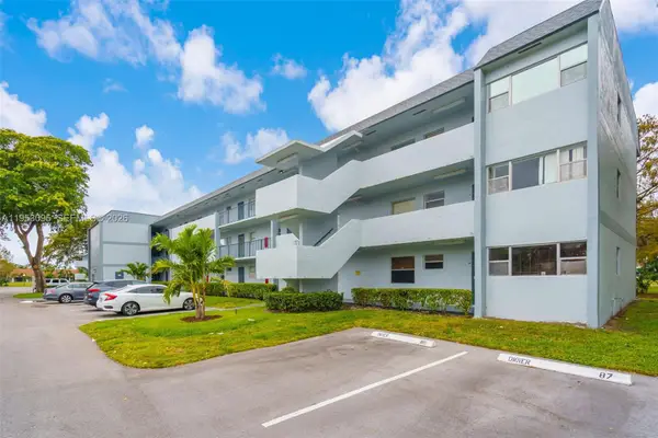 8411 Lagos De Campo Blvd #110U, Tamarac, FL 33321