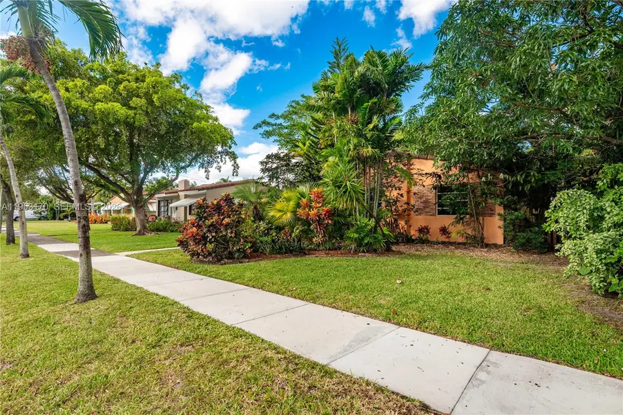 1611 Fletcher St, Hollywood, FL 33020 - Image #2