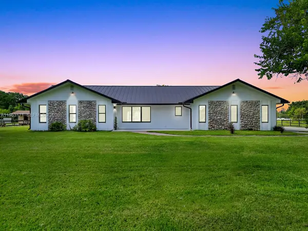 17680 SW 54th St, Southwest Ranches, FL 33331