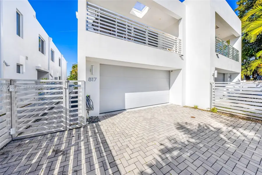 817 NE 17th Way, Fort Lauderdale, FL 33304 - Image #2