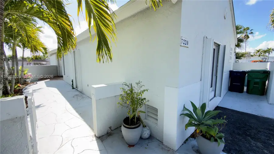 7220 SW 149th Ct, Miami, FL 33193 - #2