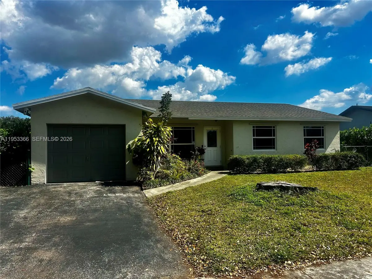 401 NW 83rd Way, Pembroke Pines, FL 33024 - #1