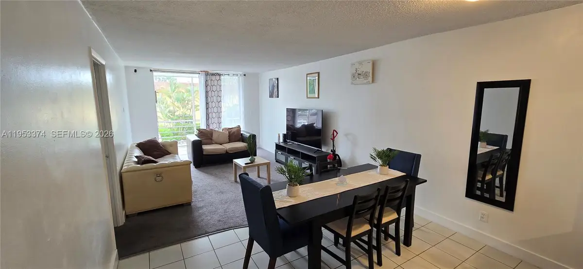 1830 Dixieanna St #203, Hollywood, FL 33020 - Image #1