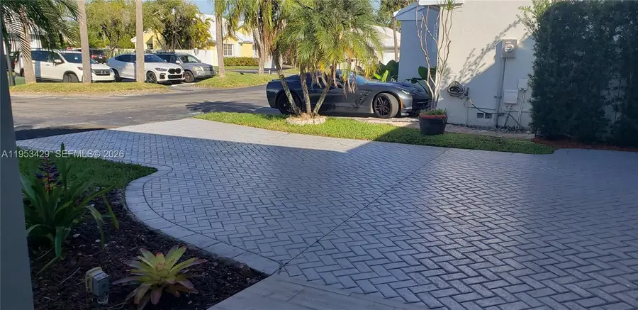 11242 SW 62nd Ln, Miami, FL 33173 - Image #3