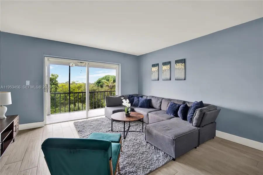 950 Hillcrest Dr #414, Hollywood, FL 33021 - #2