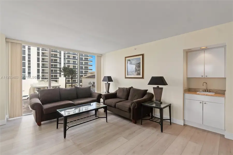 4775 Collins Ave #507, Miami Beach, FL 33140 - Image #3