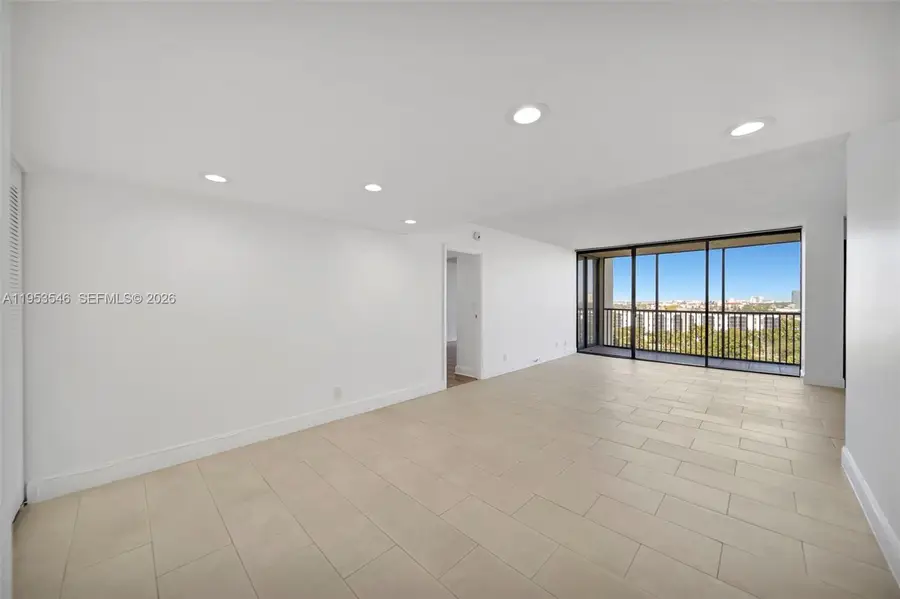 20379 W Country Club Dr #1232, Aventura, FL 33180 - Image #3