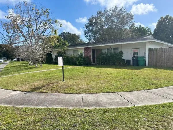 10010 SW 161st St, Miami, FL 33157