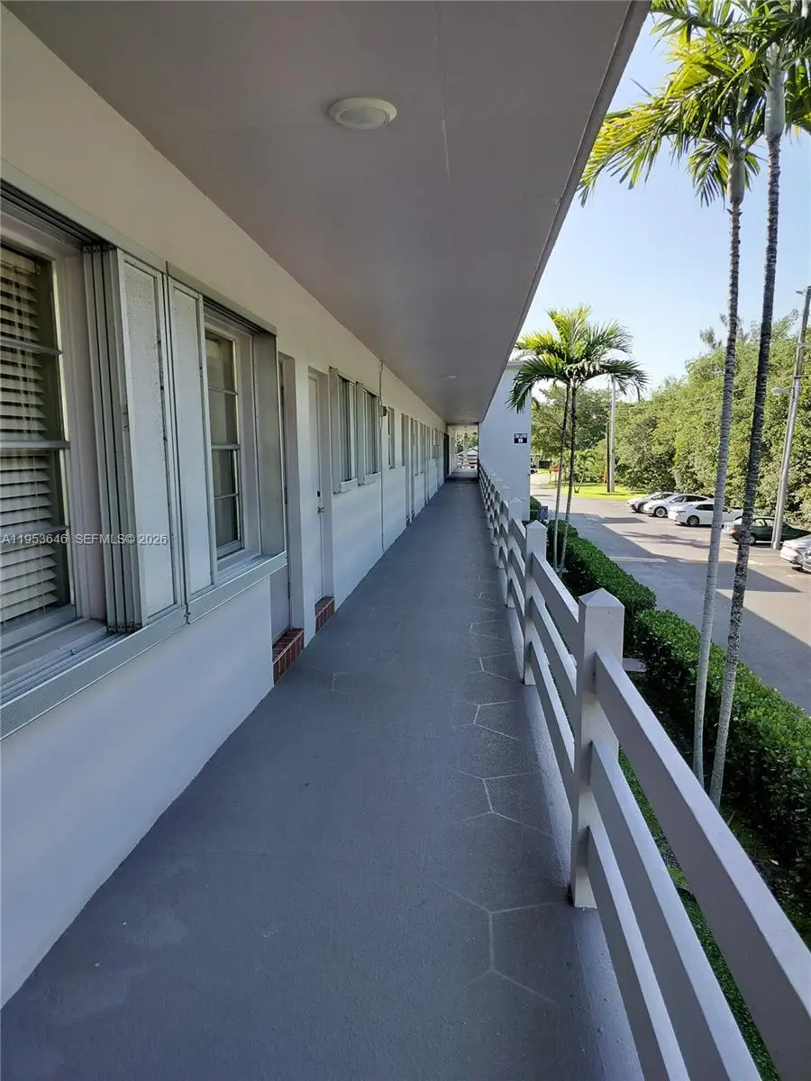700 Layne Blvd #214, Hallandale Beach, FL 33009 - Image #2