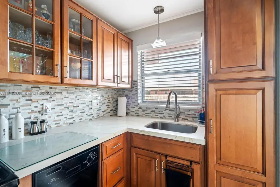 180 NE 12th Ave #14E, Hallandale Beach, FL 33009 - Image #3