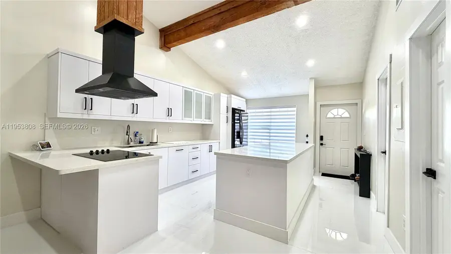 10271 Oleander Ct, Pembroke Pines, FL 33026 - Image #3