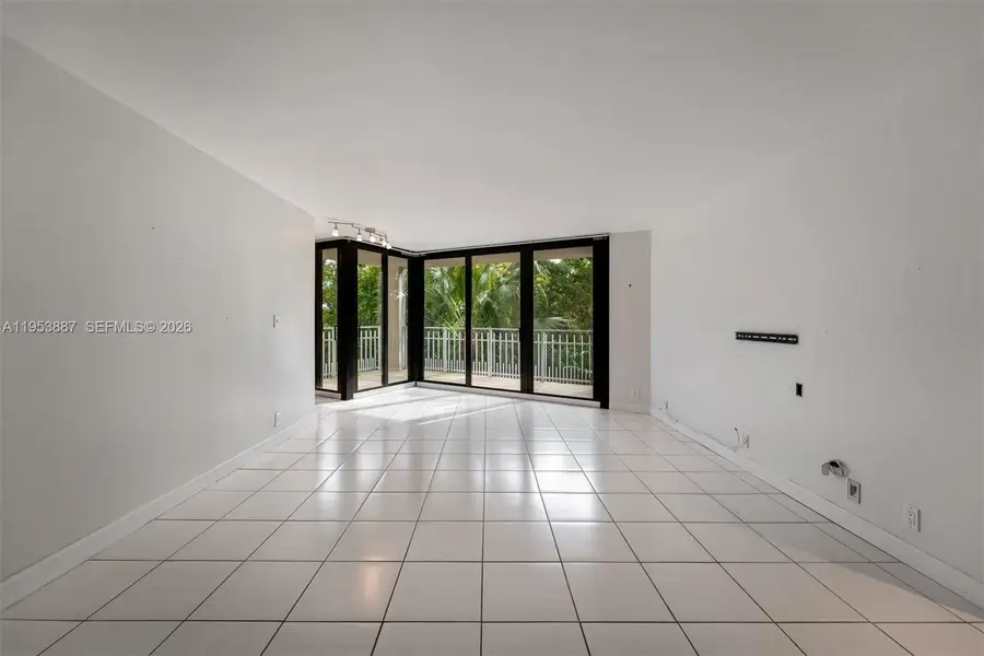 2000 Towerside Ter #608, Miami, FL 33138 - #2