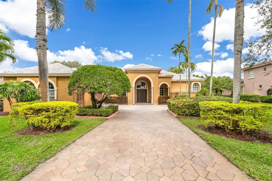 12861 Kapok Ln, Davie, FL 33330 - Image #2