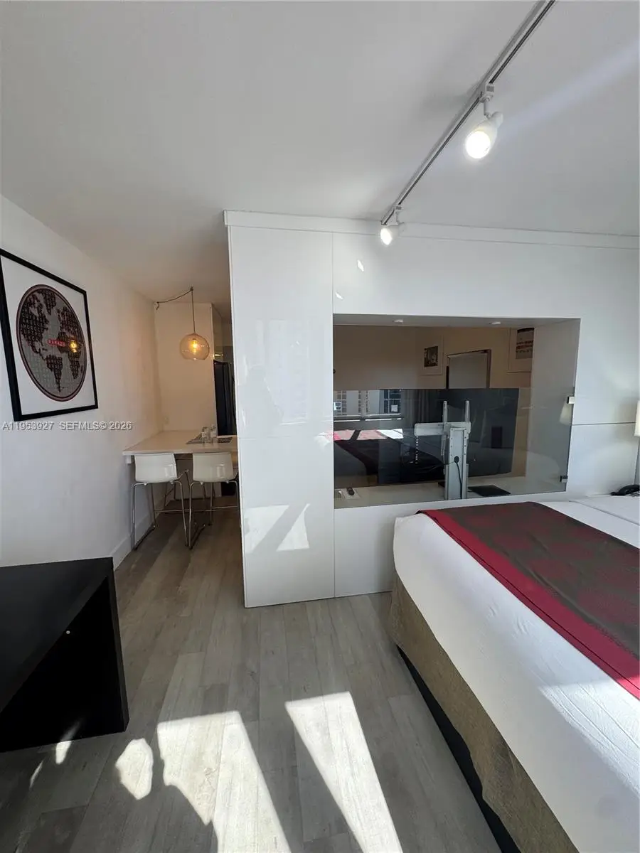 19201 Collins Ave #1004, Sunny Isles Beach, FL 33160 - Image #3