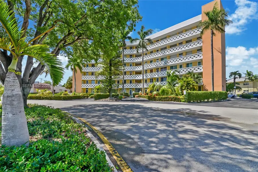 2400 NE 9th St #201, Fort Lauderdale, FL 33304 - Image #2