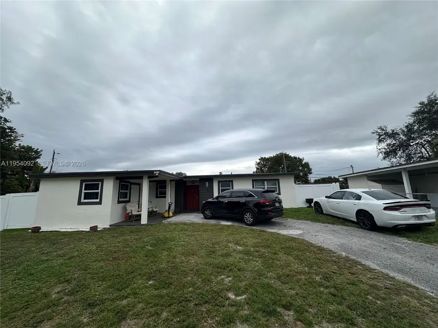 5700 SW 54th Ter, Davie, FL 33314 - Image #2