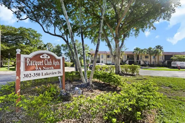 302 Lakeview Dr #203, Weston, FL 33326