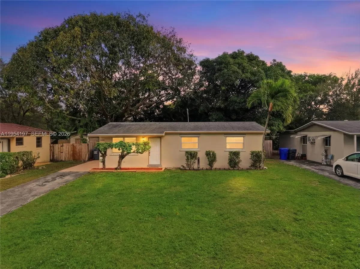 2341 N 61st Ter, Hollywood, FL 33024 - Image #1