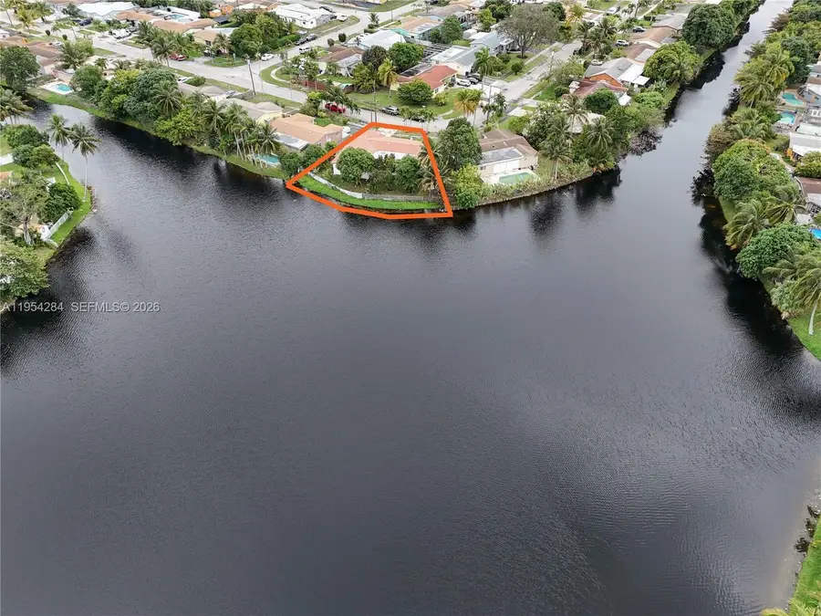 3241 NW 40th St, Lauderdale Lakes, FL 33309 - #2