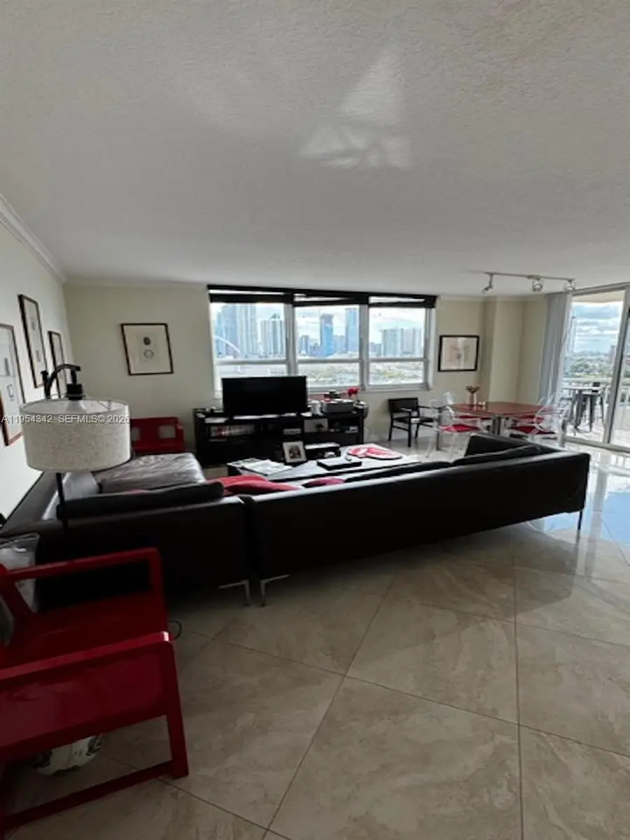 2000 N Bayshore Dr #1402, Miami, FL 33137 - #1