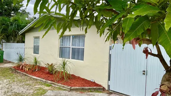 2433 NW 20th St, Fort Lauderdale, FL 33311