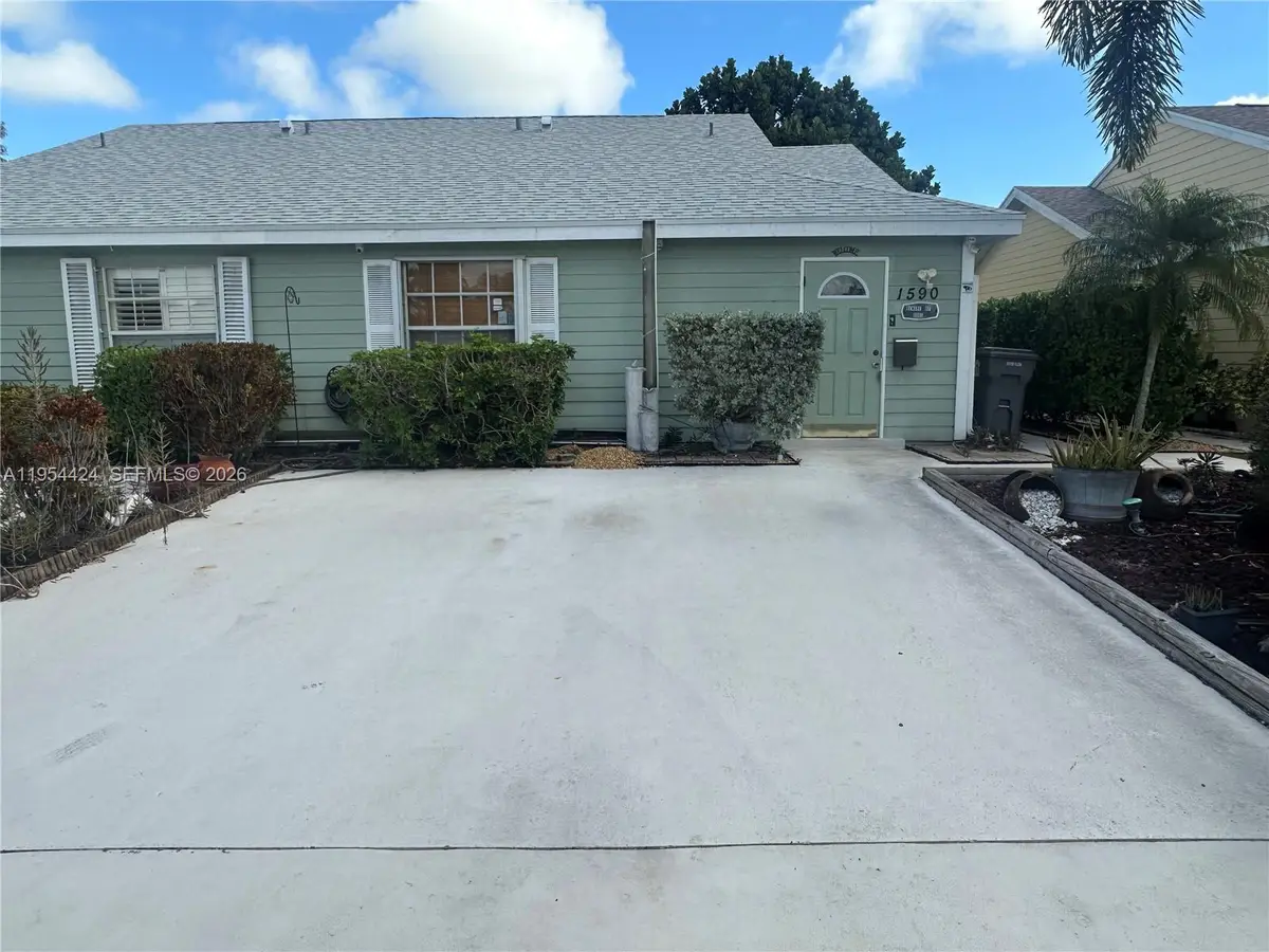 1590 Royal Forest Ct, West Palm Beach, FL 33406 - Image #1
