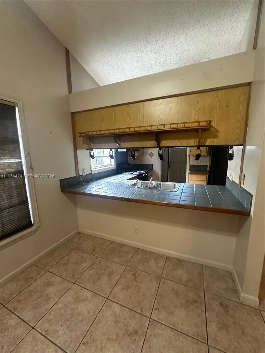 1590 Royal Forest Ct, West Palm Beach, FL 33406 - Image #3