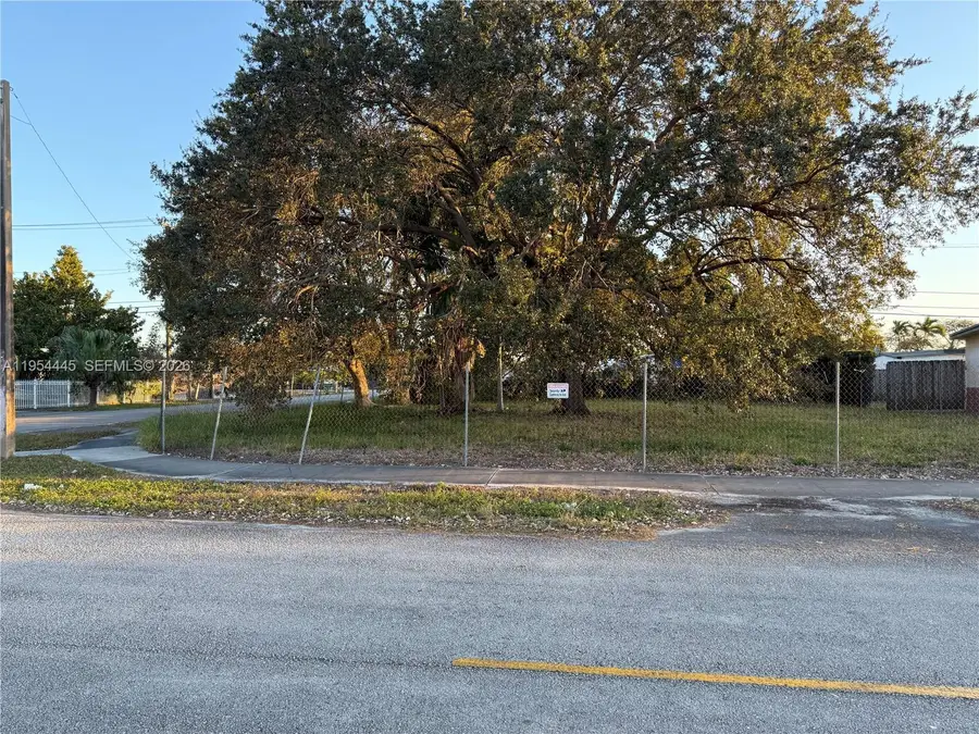 11450 SW 40th St, Miami, FL 33165 - #2