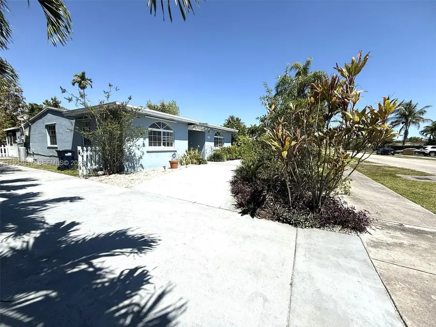 9825 SW 54th St, Miami, FL 33165 - #3