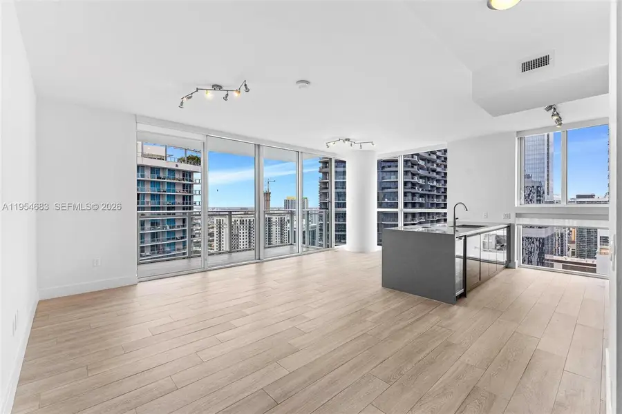 1080 Brickell Ave #3909, Miami, FL 33131 - Image #2