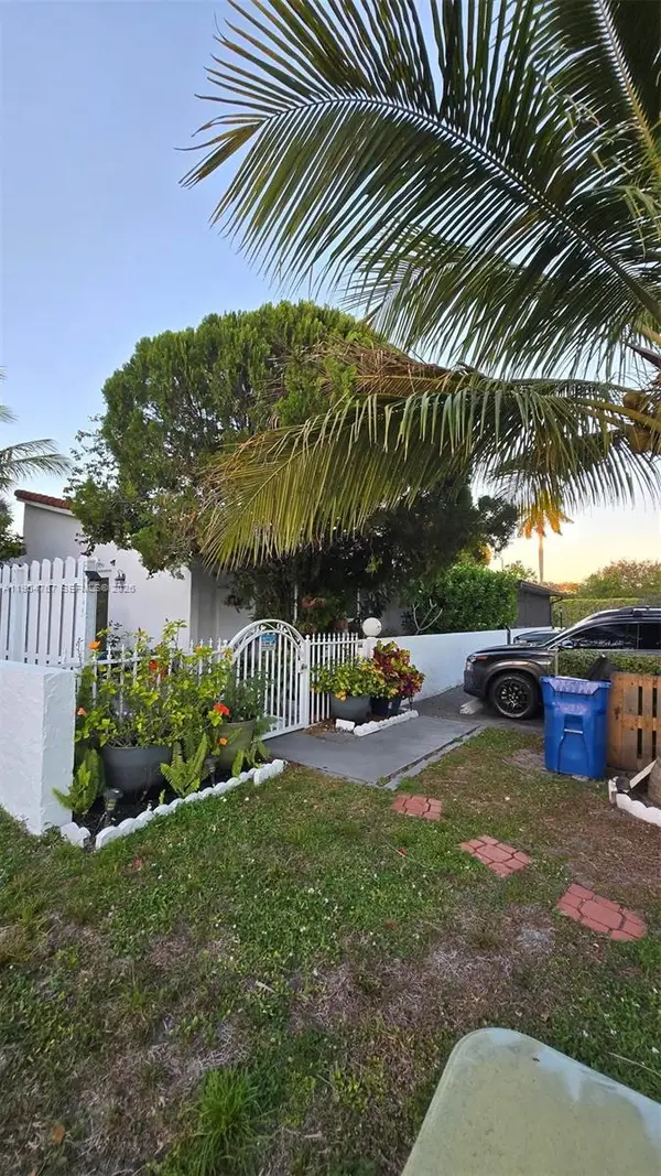 3605 NW 83rd Ave, Sunrise, FL 33351